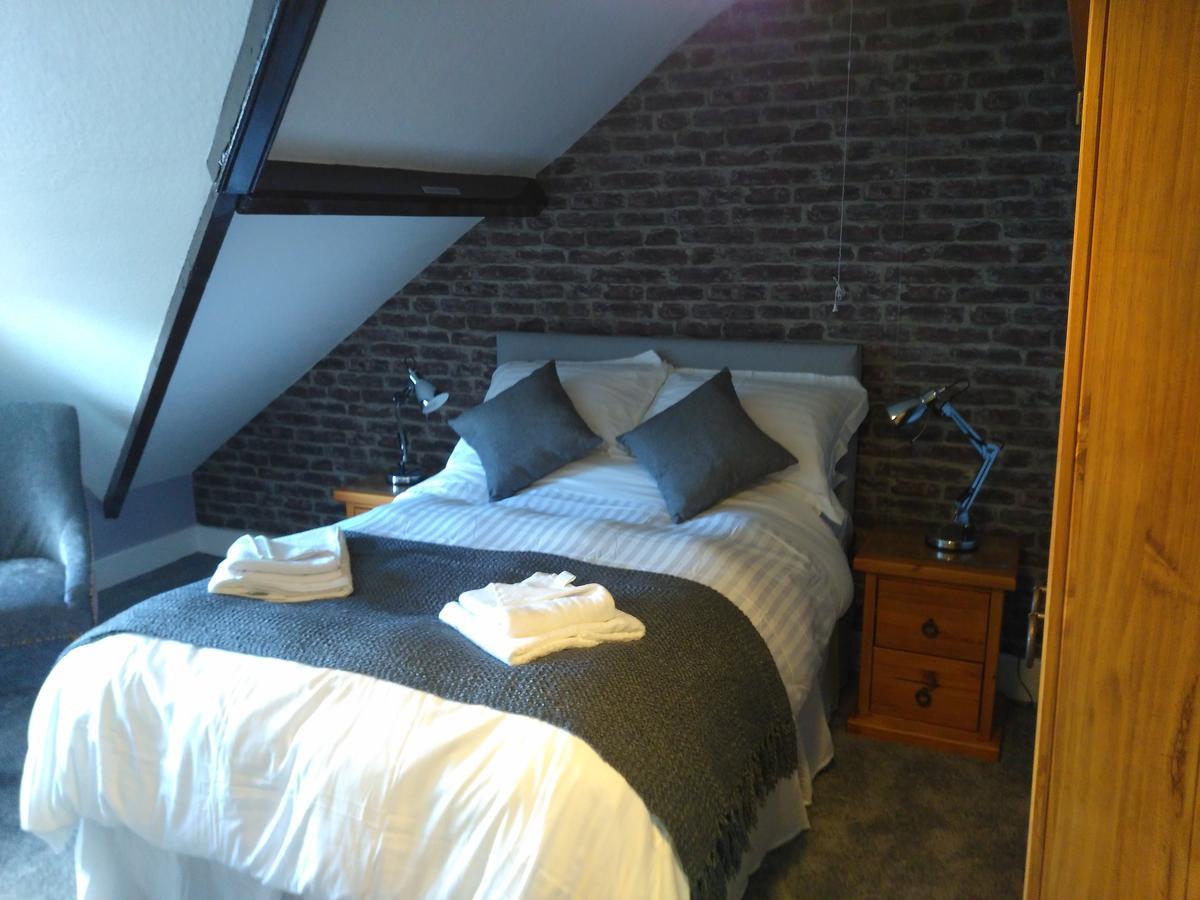 Tara Bed & Breakfast Фишгард Екстериор снимка